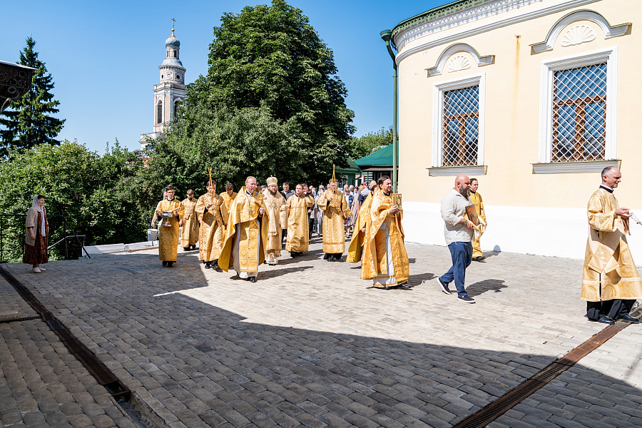 Архиерейское богослужение в Илиинском храме города Серпухова